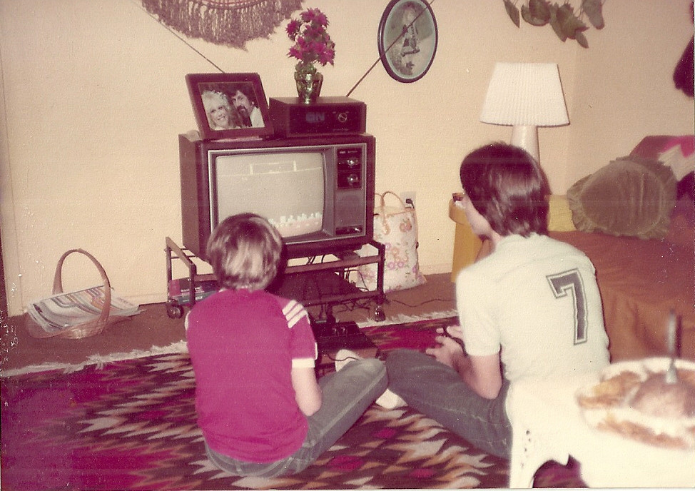https://ia801002.us.archive.org/35/items/consolelivingroom/playing_atari_2600.jpg